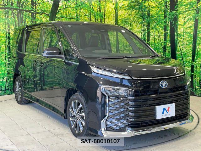 Toyota VOXY HYBRID 2024-04 6915268-15