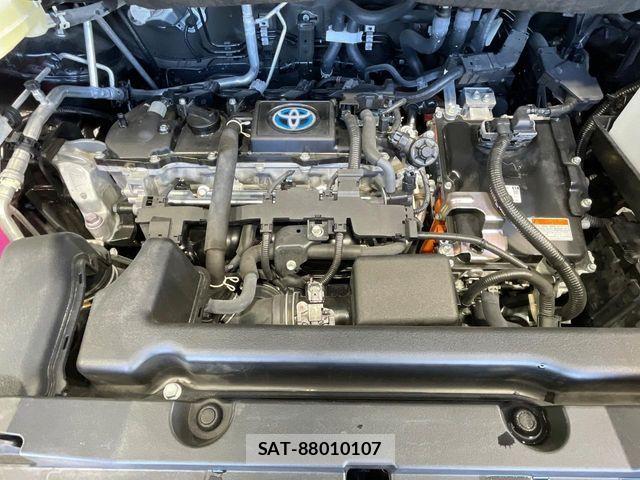 Toyota VOXY HYBRID 2024-04 6915268-17