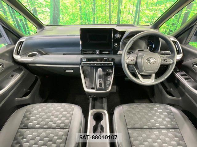 Toyota VOXY HYBRID 2024-04 6915268-1