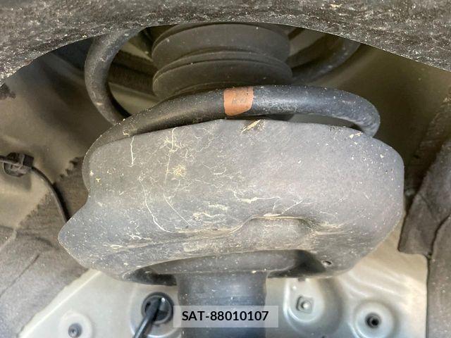 Toyota VOXY HYBRID 2024-04 6915268-19