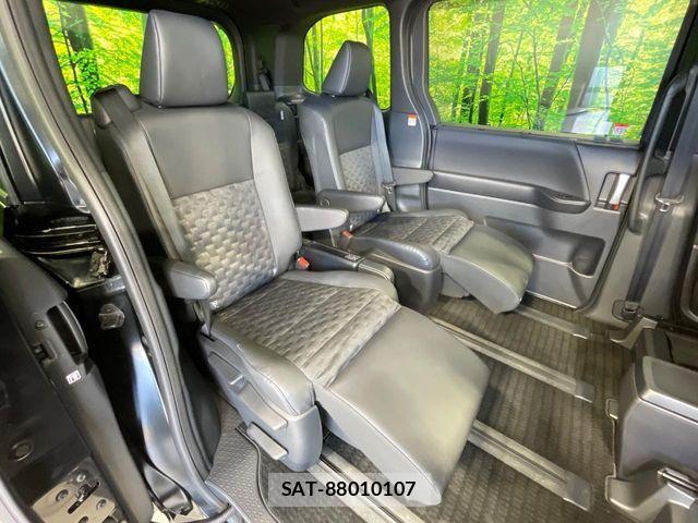 Toyota VOXY HYBRID 2024-04 6915268-7