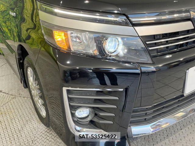 Toyota VOXY HYBRID 2017-02 6915305-12