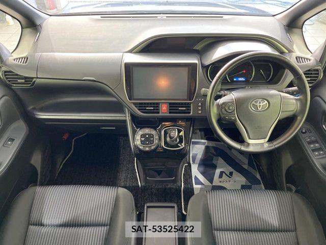 Toyota VOXY HYBRID 2017-02 6915305-1