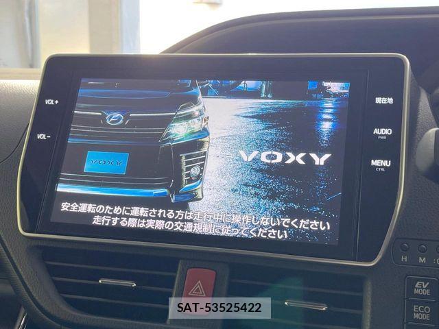Toyota VOXY HYBRID 2017-02 6915305-2