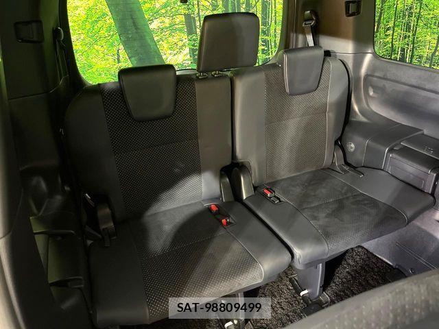Toyota VOXY HYBRID 2021-09 6915286-10