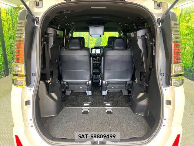Toyota VOXY HYBRID 2021-09 6915286-11