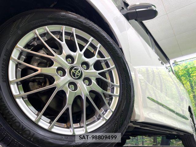 Toyota VOXY HYBRID 2021-09 6915286-13