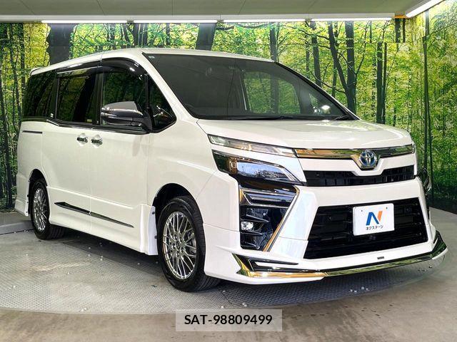 Toyota VOXY HYBRID 2021-09 6915286-17