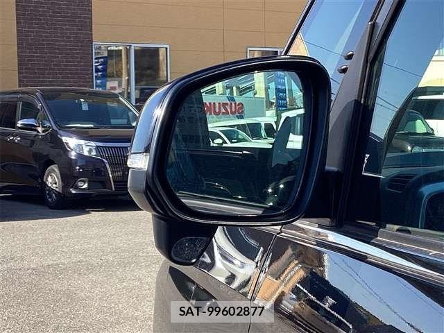 Toyota VOXY HYBRID 2025-02 6915263-14