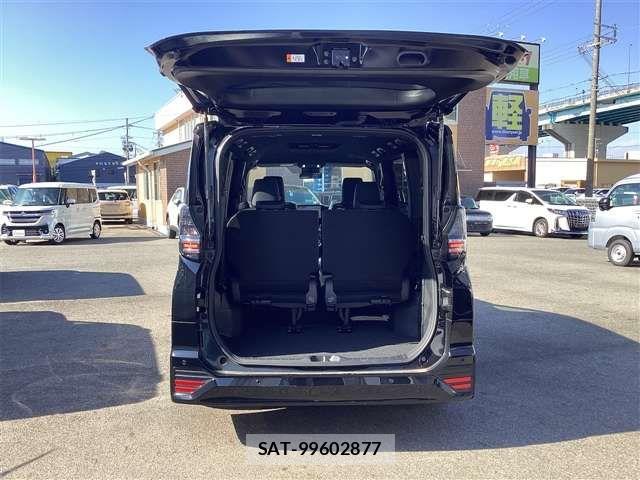 Toyota VOXY HYBRID 2025-02 6915263-16