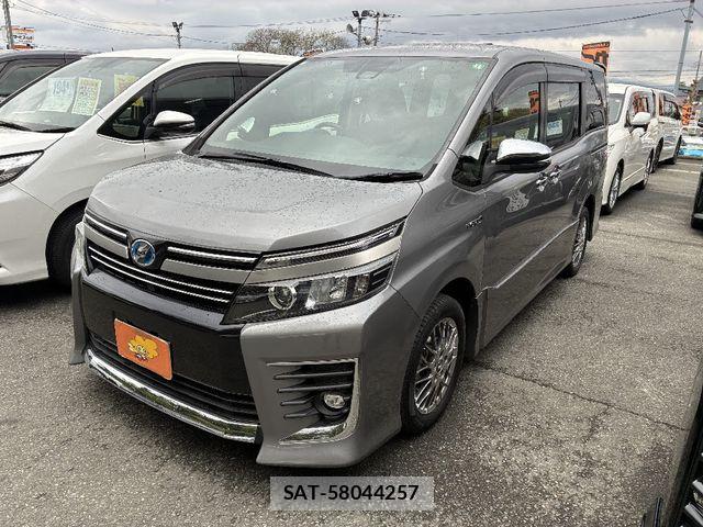 Toyota VOXY HYBRID 2017-05 6915310-0