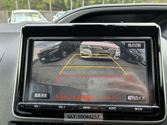 Toyota VOXY HYBRID 2017-05 6915310-12