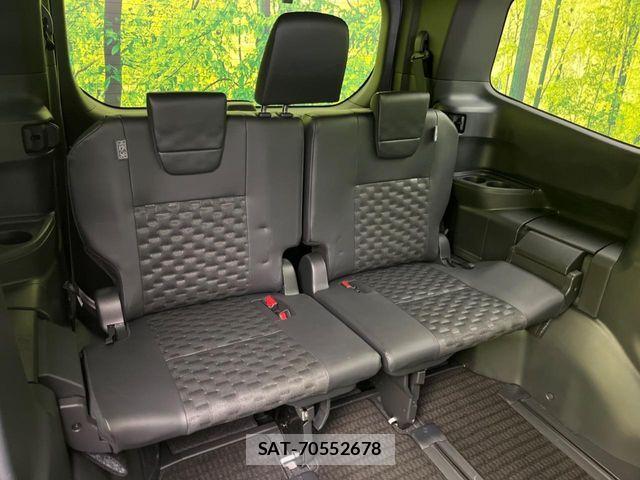 Toyota VOXY HYBRID 2023-08 6915267-9