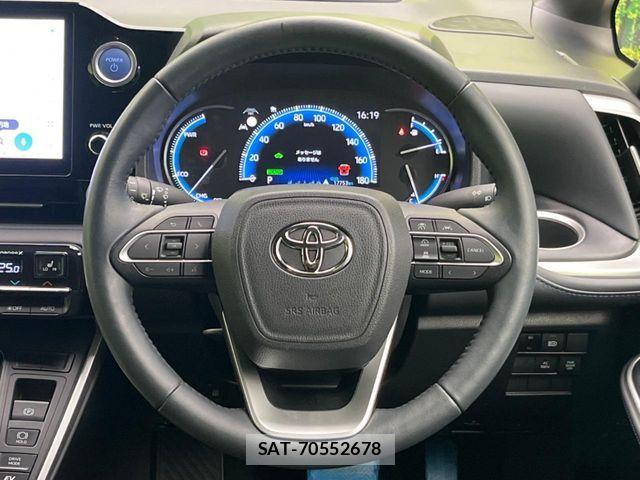 Toyota VOXY HYBRID 2023-08 6915267-10