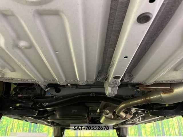 Toyota VOXY HYBRID 2023-08 6915267-11