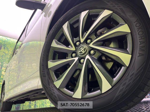Toyota VOXY HYBRID 2023-08 6915267-14