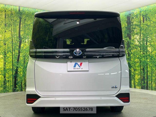 Toyota VOXY HYBRID 2023-08 6915267-16