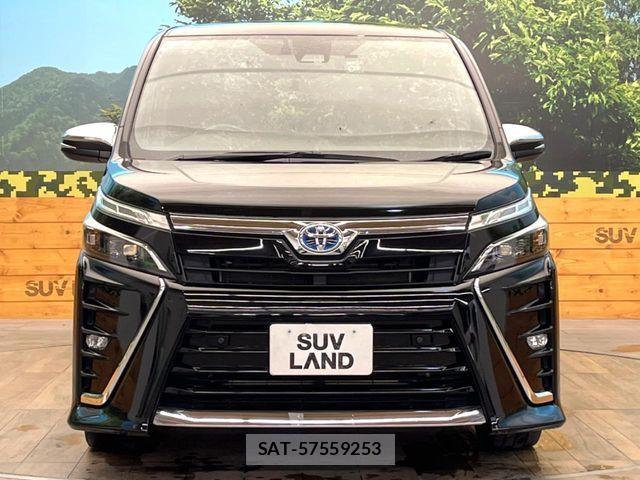 Toyota VOXY HYBRID 2021-07 6915296-14