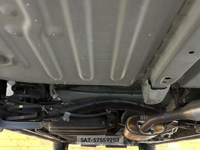 Toyota VOXY HYBRID 2021-07 6915296-18