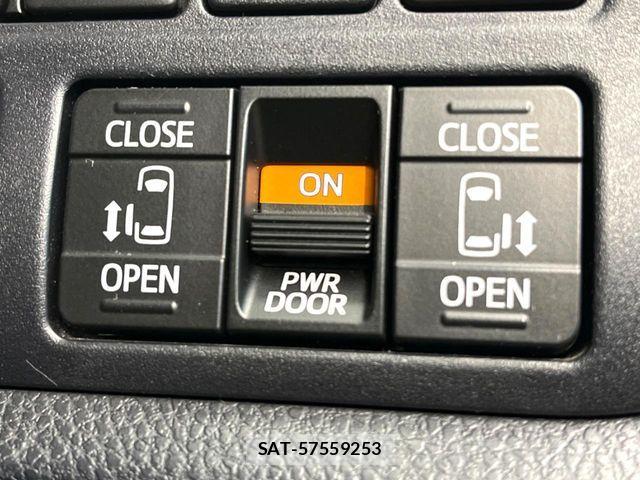 Toyota VOXY HYBRID 2021-07 6915296-4