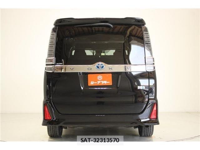 Toyota VOXY HYBRID 2018-01 6915307-10