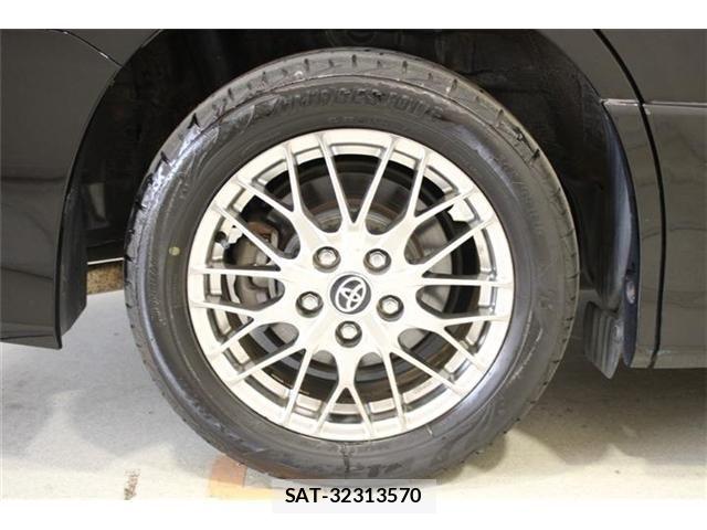 Toyota VOXY HYBRID 2018-01 6915307-22