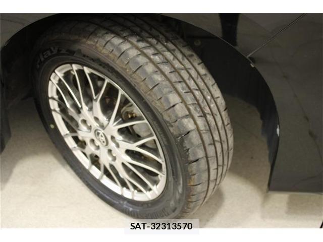 Toyota VOXY HYBRID 2018-01 6915307-27