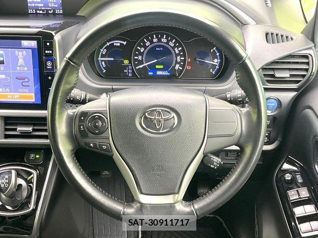 Toyota VOXY HYBRID 2018-03 6915309-11