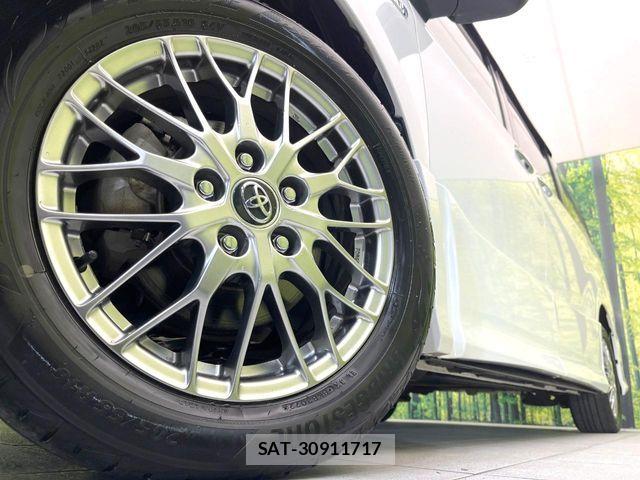 Toyota VOXY HYBRID 2018-03 6915309-13