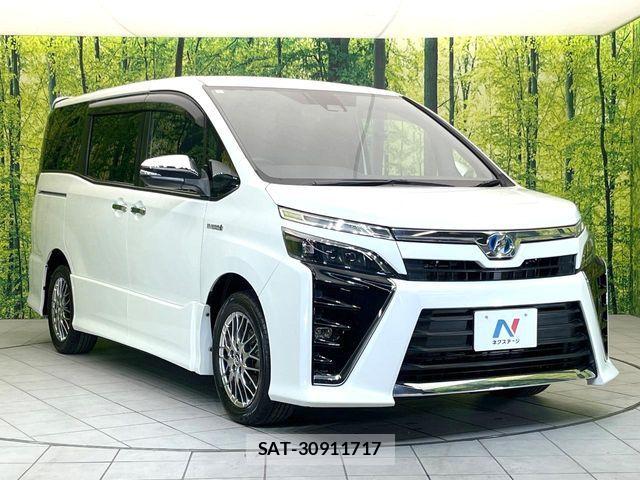 Toyota VOXY HYBRID 2018-03 6915309-16