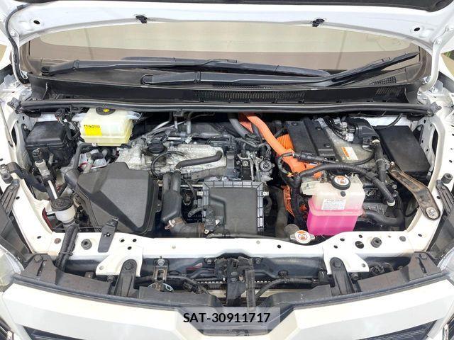 Toyota VOXY HYBRID 2018-03 6915309-18