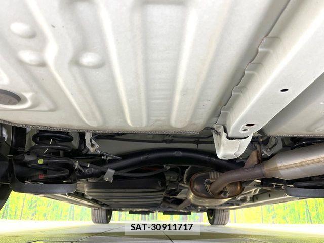 Toyota VOXY HYBRID 2018-03 6915309-19
