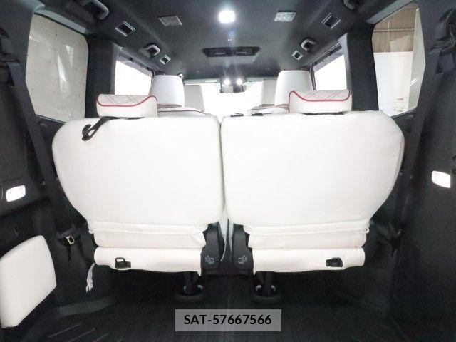 Toyota VOXY HYBRID 2023-06 6915270-10