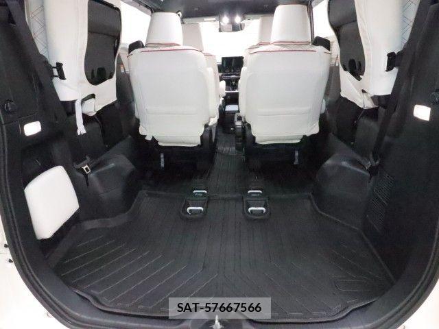 Toyota VOXY HYBRID 2023-06 6915270-11
