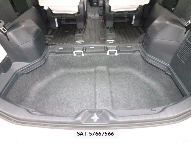 Toyota VOXY HYBRID 2023-06 6915270-12