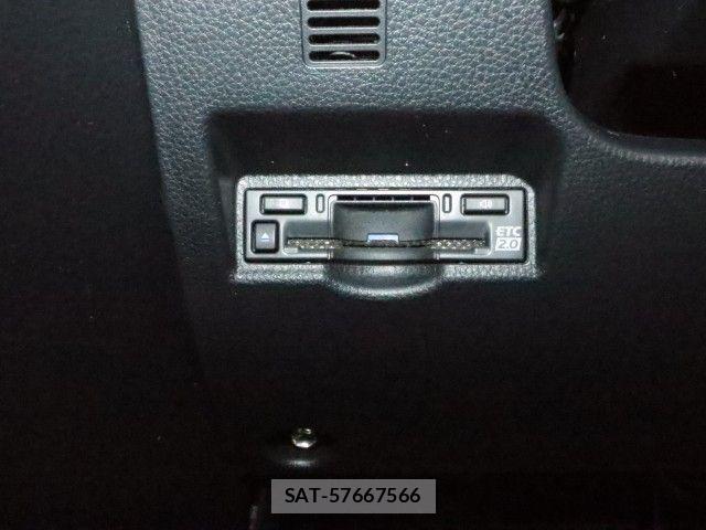 Toyota VOXY HYBRID 2023-06 6915270-25