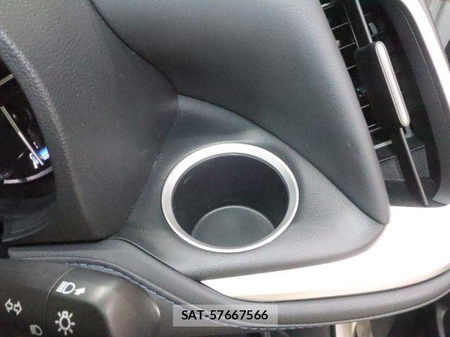 Toyota VOXY HYBRID 2023-06 6915270-27
