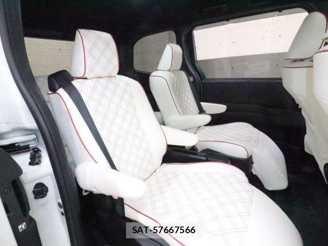 Toyota VOXY HYBRID 2023-06 6915270-4