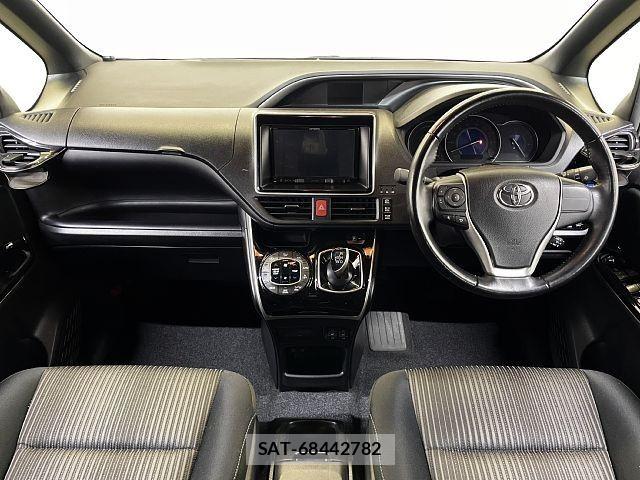 Toyota VOXY HYBRID 2020-04 6915294-1