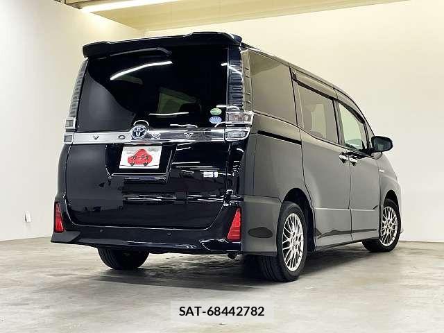 Toyota VOXY HYBRID 2020-04 6915294-2