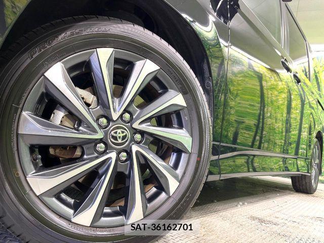 Toyota VOXY HYBRID 2023-02 6915272-13