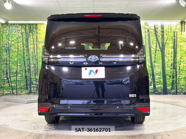 Toyota VOXY HYBRID 2023-02 6915272-15