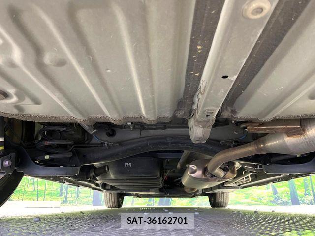 Toyota VOXY HYBRID 2023-02 6915272-18