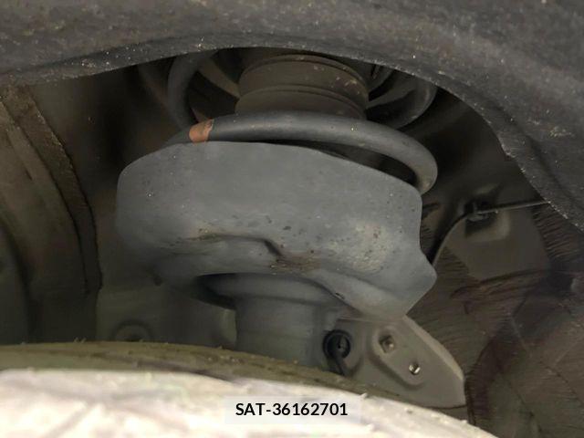 Toyota VOXY HYBRID 2023-02 6915272-19