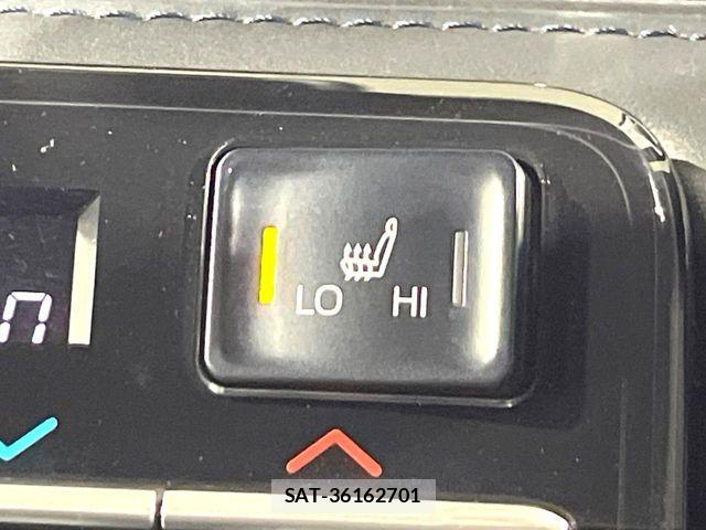 Toyota VOXY HYBRID 2023-02 6915272-5