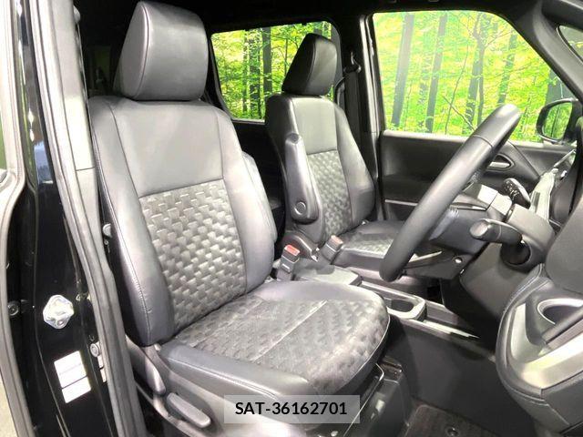 Toyota VOXY HYBRID 2023-02 6915272-8