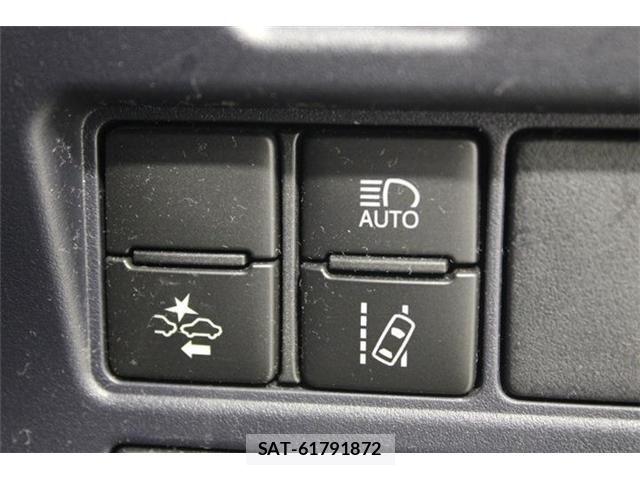 Toyota VOXY HYBRID 2017-06 6915320-3