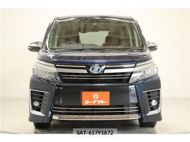 Toyota VOXY HYBRID 2017-06 6915320-6