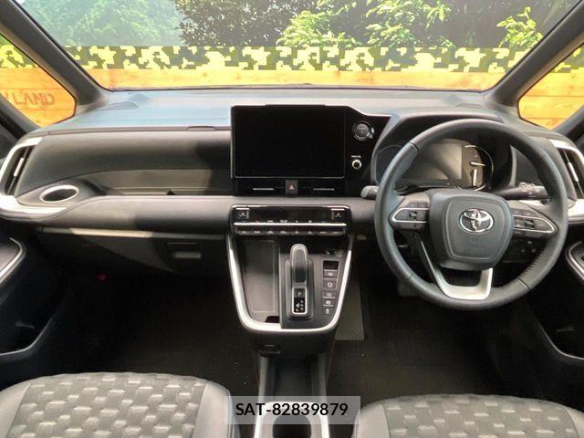 Toyota VOXY HYBRID 2024-09 6915260-1