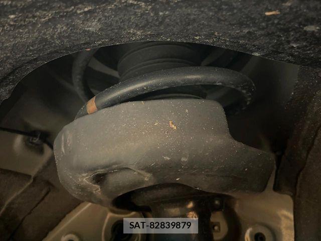 Toyota VOXY HYBRID 2024-09 6915260-19